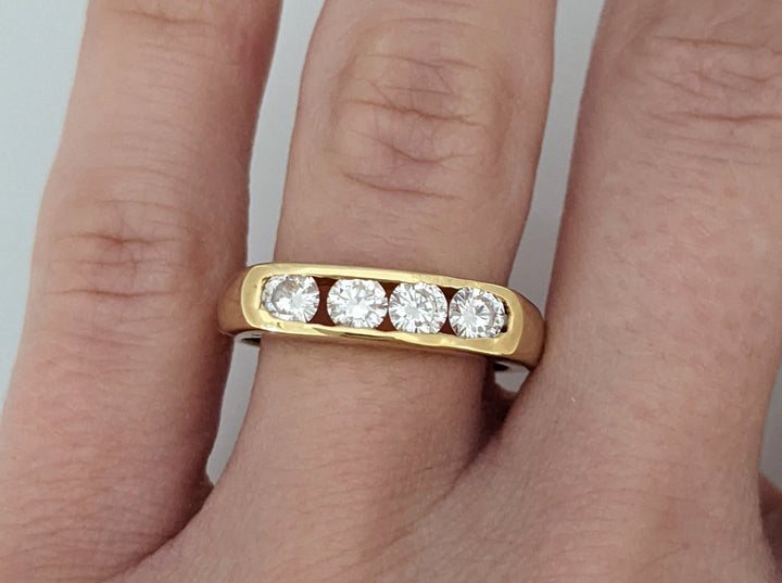 18K .76 CARAT TOTAL WEIGHT SI2 J DIAMOND ROUND (4) CHANNEL SET ESTATE BAND 4.2 GRAMS