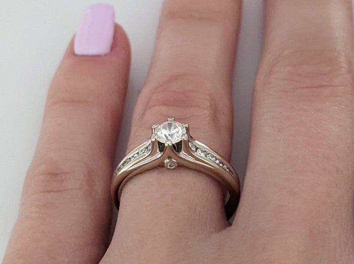 14K WHITE .53 CARAT TOTAL WEIGHT SI2 H DIAMOND ROUND (13) ESTATE RING 3.1 GRAMS