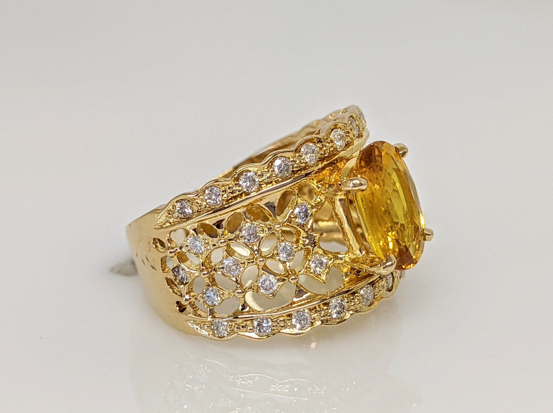 18K CITRINE OVAL 7X9 WITH .25DTW ESTATE RING 5.3 GRAMS