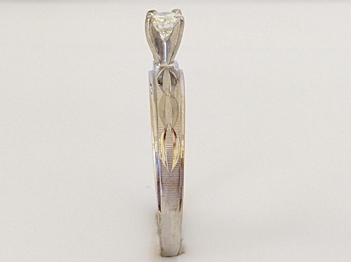 14K TWO-TONE .28 CARAT TOTAL SI I ROUND SOLITAIRE DIAMOND ESTATE 2.9 GRAMS