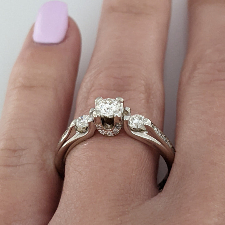 14K WHITE .46 CARAT TOTAL WEIGHT SI2 H DIAMOND ROUND (13) TRINITY ESTATE RING 3.2G