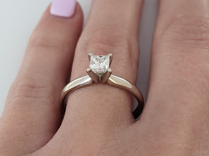 14K WHITE .47 CARAT TOTAL SI2 H DIAMOND PRINCESS CUT ESTATE RING 2.2 GRAMS