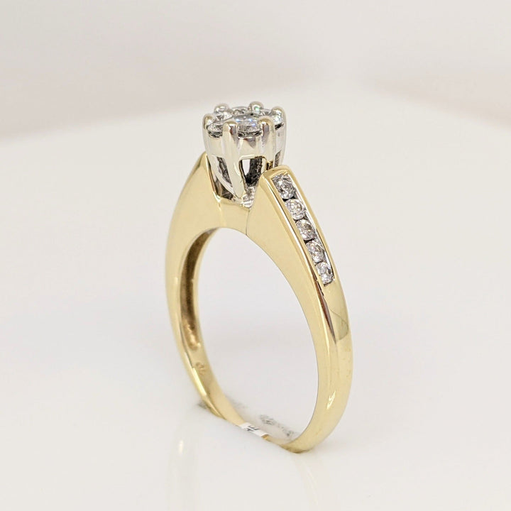 10K .41 CARAT TOTAL WEIGHT I1 H DIAMOND ROUND (17) CLUSTER TOP ESTATE RING 3.0 GRAMS