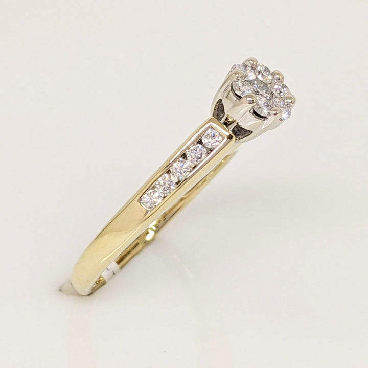 10K .41 CARAT TOTAL WEIGHT I1 H DIAMOND ROUND (17) CLUSTER TOP ESTATE RING 3.0 GRAMS