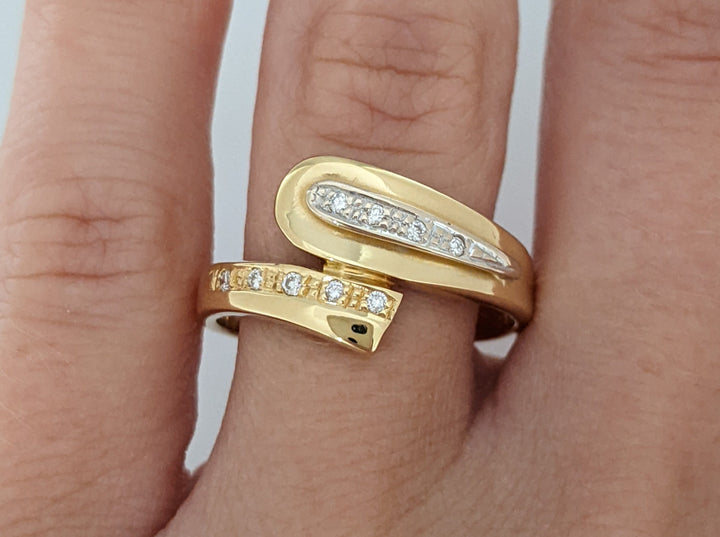 18K .07 CARAT TOTAL VS1 H DIAMOND ROUND (9) BYPASS ESTATE BAND 4.3 GRAMS