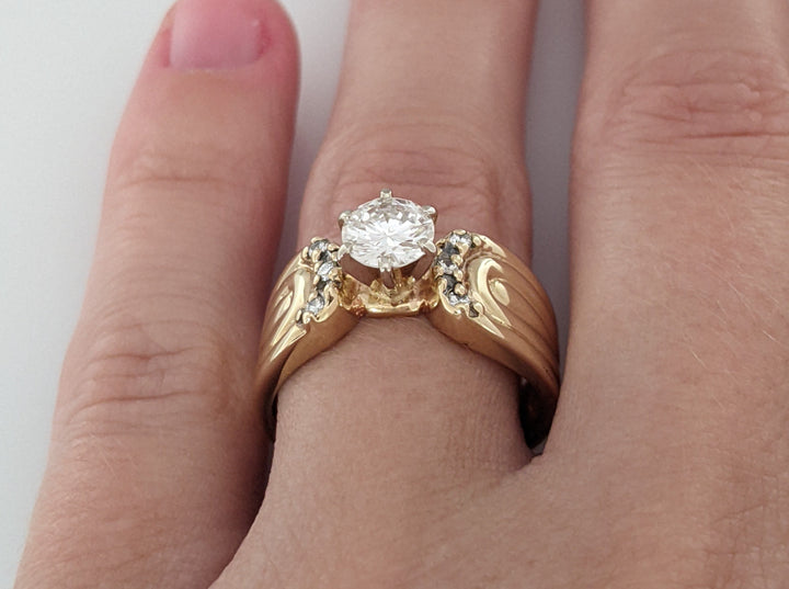 14K .72 CARAT TOTAL WEIGHT VS1 G DIAMOND ROUND (7) ESTATE RING 4.2 GRAMS