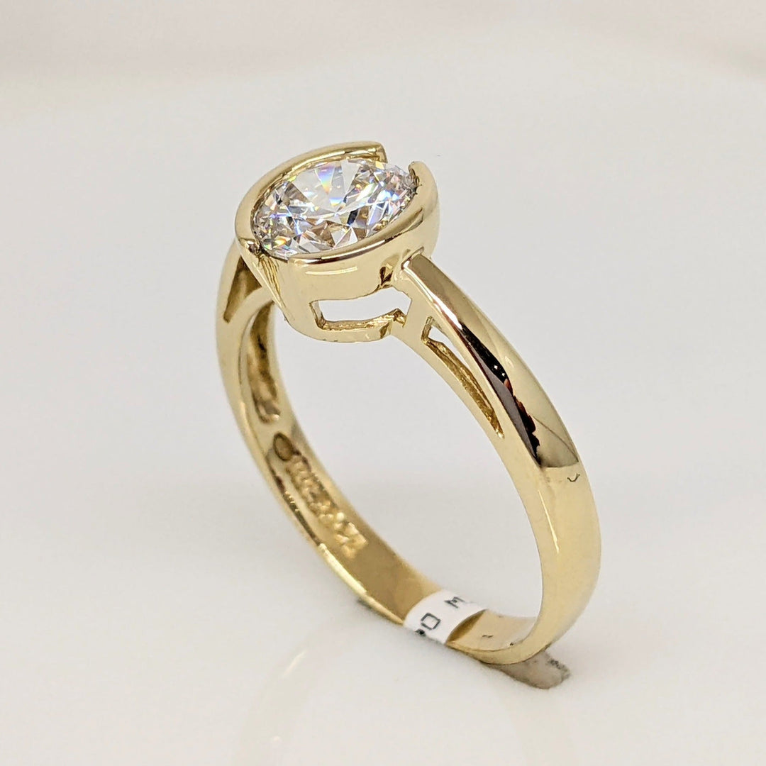 14K CUBIC ZIRCONIA 6.5MM HALF BEZEL ESTATE RING 2.2 GRAMS
