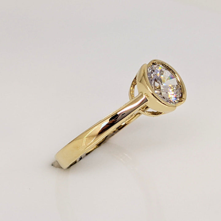 14K CUBIC ZIRCONIA 6.5MM HALF BEZEL ESTATE RING 2.2 GRAMS