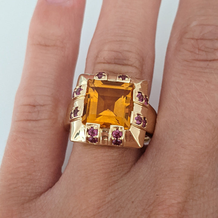 14K CITRINE PRINCESS CUT 10MM WITH (16) PINK TOURMALINE 2MM ROUND ESTATE RING 10.5 GRAMS