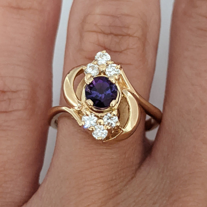 14K AMETHYST ROUND 5MM WITH .30 DIAMOND TOTAL WEIGHT ESTATE RING 4.2 GRAMS