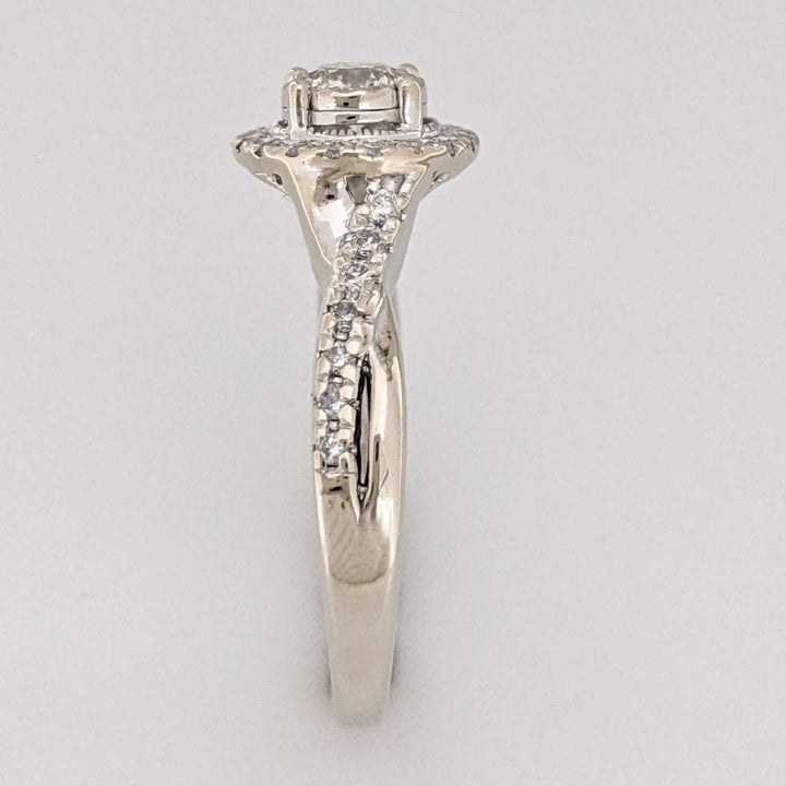 14K WHITE .66 CARAT TOTAL WEIGHT I1 I DIAMOND ROUND (46) HALO ESTATE RING 4.5 GRAMS