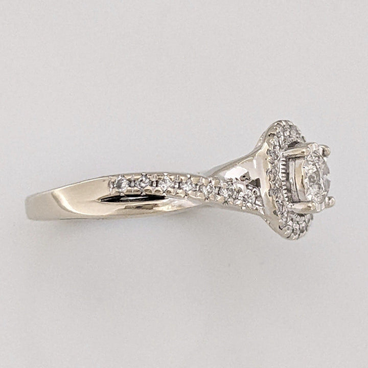 14K WHITE .66 CARAT TOTAL WEIGHT I1 I DIAMOND ROUND (46) HALO ESTATE RING 4.5 GRAMS