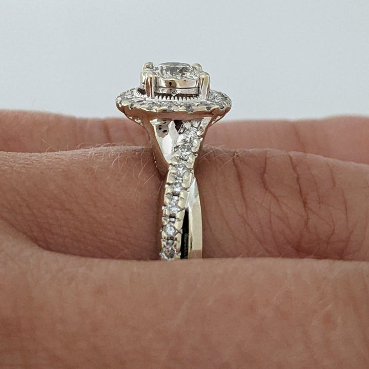 14K WHITE .66 CARAT TOTAL WEIGHT I1 I DIAMOND ROUND (46) HALO ESTATE RING 4.5 GRAMS