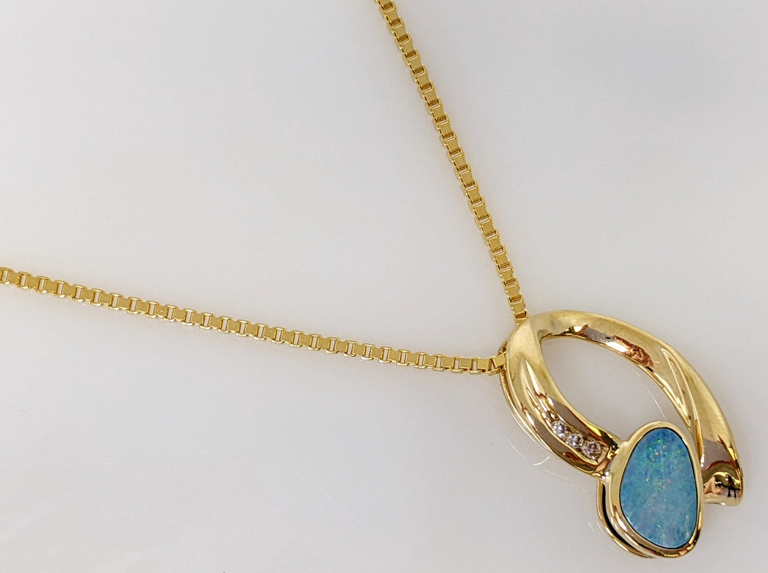 14K DOUBLET OPAL FREE-FORM WITH (3) MLEEE ESTATE PENDANT & CHAIN 10.9 GRAMS
