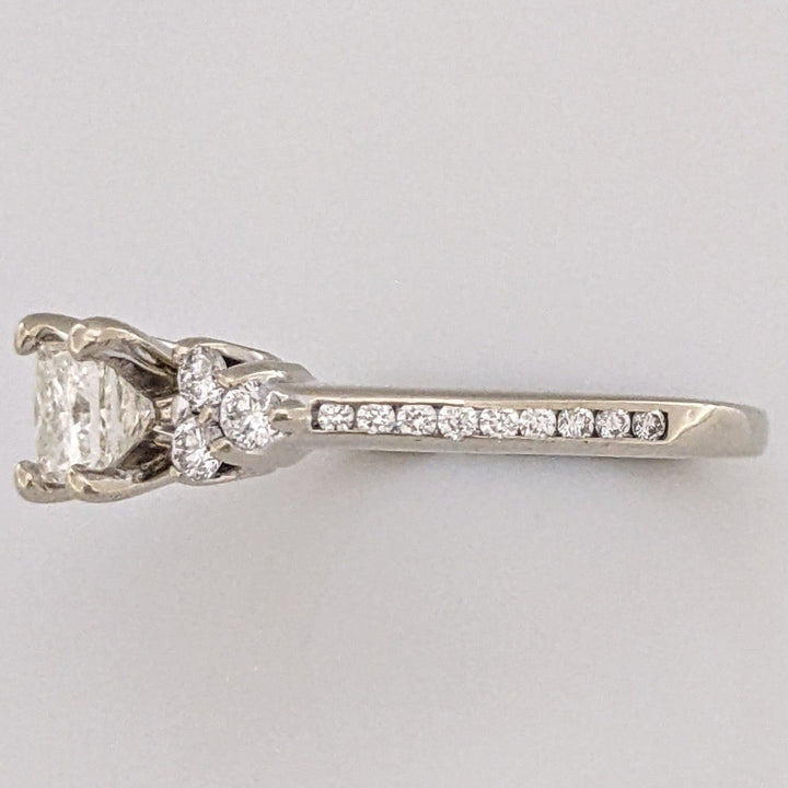 14K WHITE .72 CARAT TOTAL WEIGHT SI2-I1 H DIAMOND PRINCESS CUT (1) ROUND ESTATE RING 3.2 GRAMS