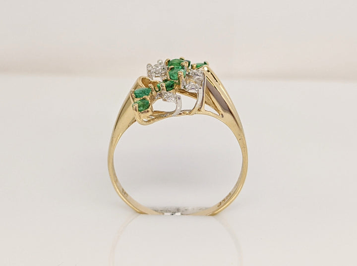 14K EMERALD ROUND (8) 2.3MM WITH (6) MELEE ESTATE RING 3.0 GRAMS