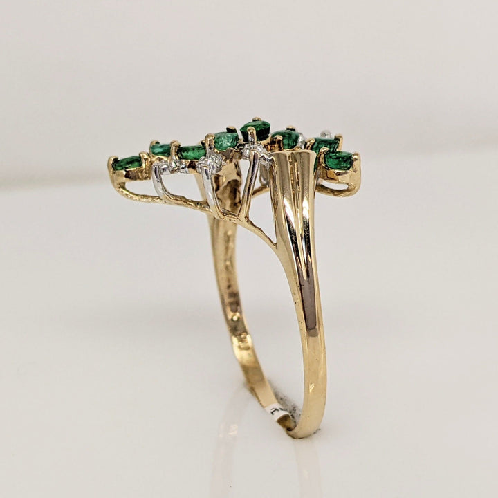 14K EMERALD ROUND (8) 2.3MM WITH (6) MELEE ESTATE RING 3.0 GRAMS