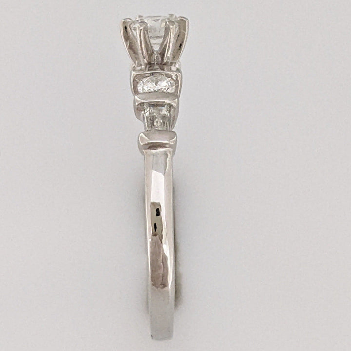 PLATINUM .25 CARAT TOTAL WEIGHT I1 G DIAMOND ROUND (5) ESTATE RING 3.9 GRAMS