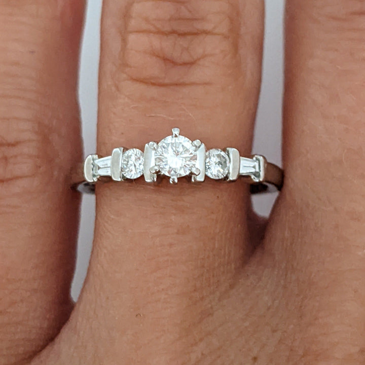 PLATINUM .25 CARAT TOTAL WEIGHT I1 G DIAMOND ROUND (5) ESTATE RING 3.9 GRAMS