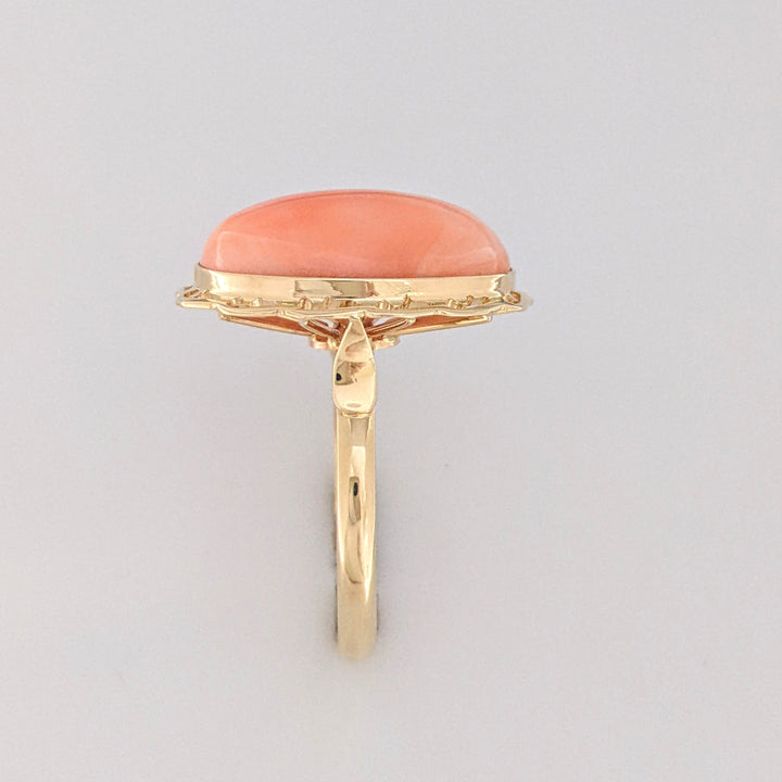 14K PINK CORAL OVAL 13X18 CABOCHON WITH GOLD TRIM ESTATE RING 4.1 GRAMS