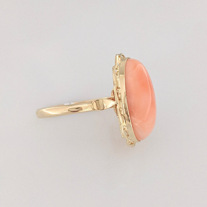 14K PINK CORAL OVAL 13X18 CABOCHON WITH GOLD TRIM ESTATE RING 4.1 GRAMS