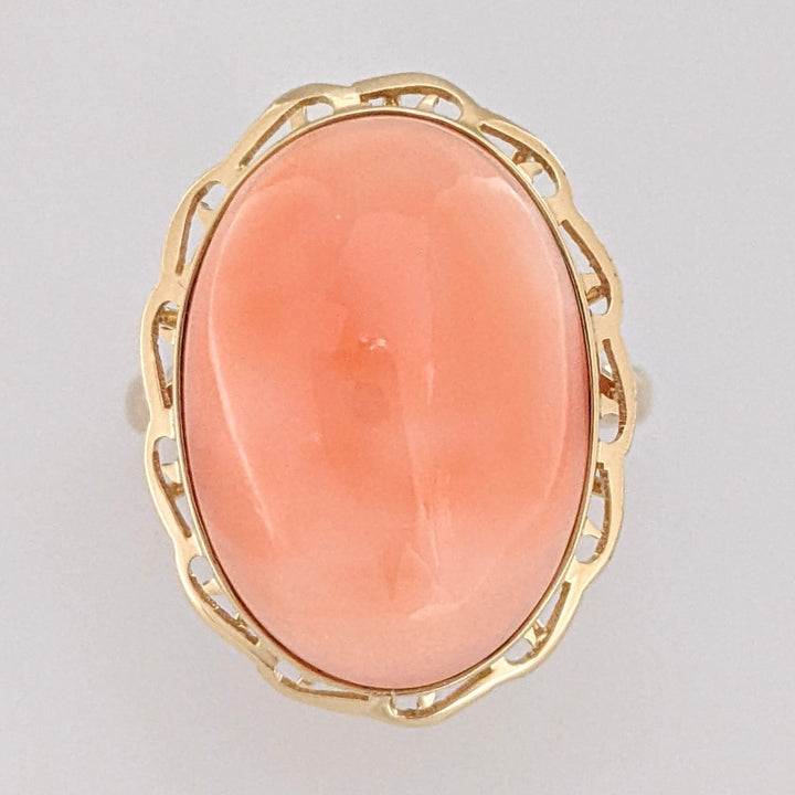 14K PINK CORAL OVAL 13X18 CABOCHON WITH GOLD TRIM ESTATE RING 4.1 GRAMS