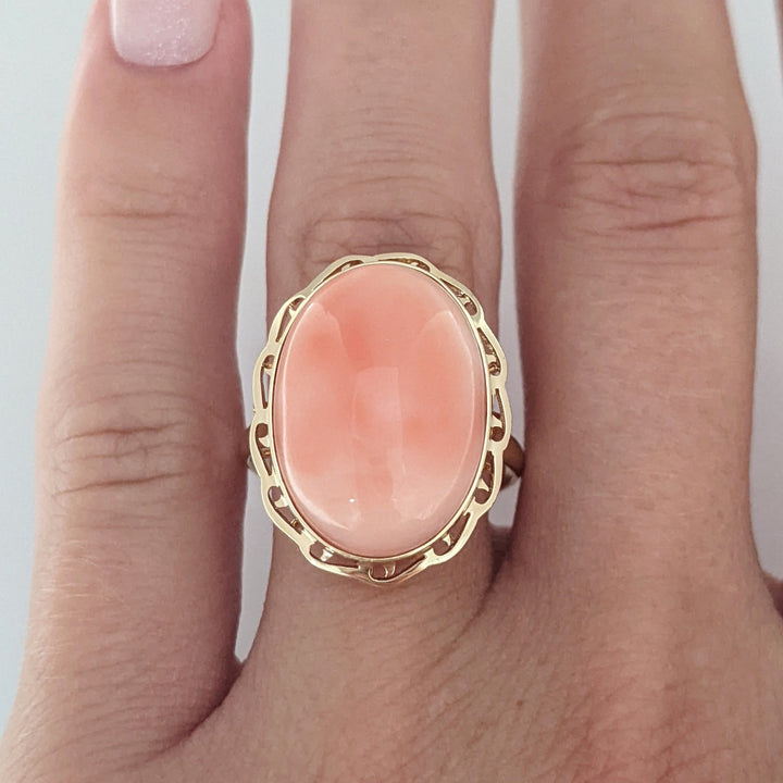 14K PINK CORAL OVAL 13X18 CABOCHON WITH GOLD TRIM ESTATE RING 4.1 GRAMS