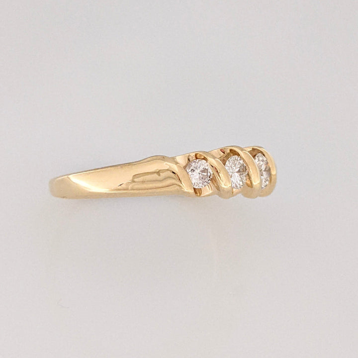 14K .49 CARAT TOTAL WEIGHT SI2 J DIAMOND ROUND (5) S-STYLE BAND 4.5 GRAMS