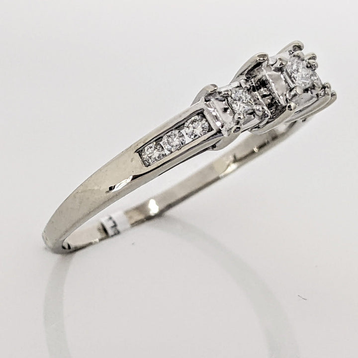 14K WHITE .25 CARAT TOTAL WEIGHT SI2 H DIAMOND PRINCESS CUT (3) ROUND (6) ESTATE TRINITY RING 2.6 GRAMS