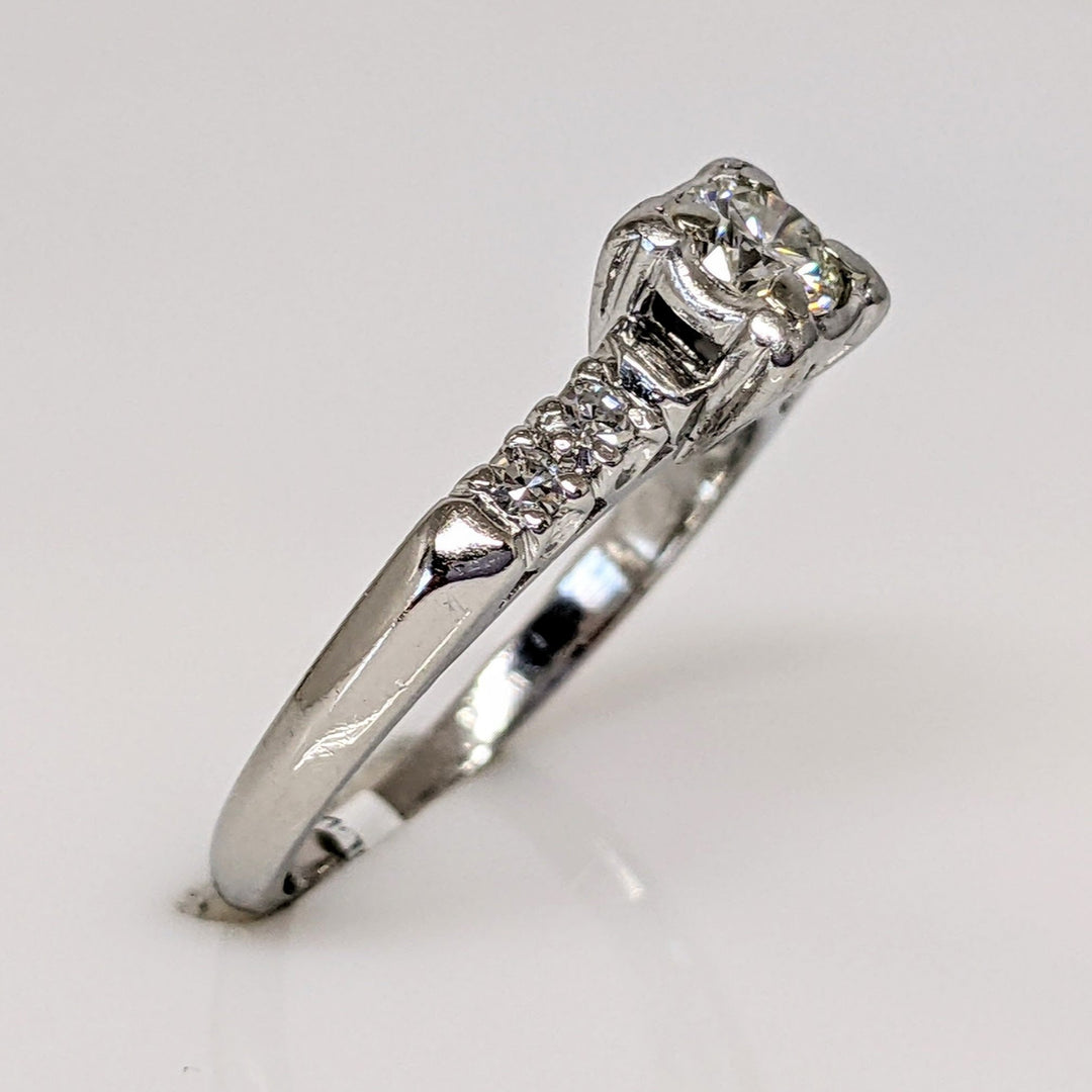PLATINUM .38 CARAT TOTAL WEIGHT VS2-SI1 J DIAMOND ROUND (5) ESTATE RING 3.9 GRAMS