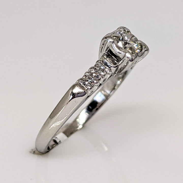PLATINUM .38 CARAT TOTAL WEIGHT VS2-SI1 J DIAMOND ROUND (5) ESTATE RING 3.9 GRAMS