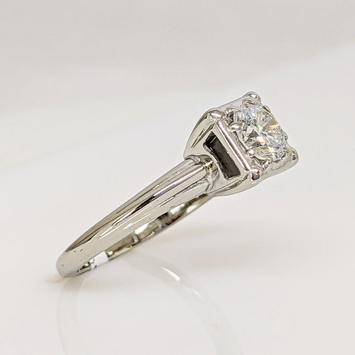 14K WHITE .47 CARAT TOTAL WEIGHT I1 I DIAMOND ROUND ILLUSION HEAD ESTATE RING 2.6 GRAMS