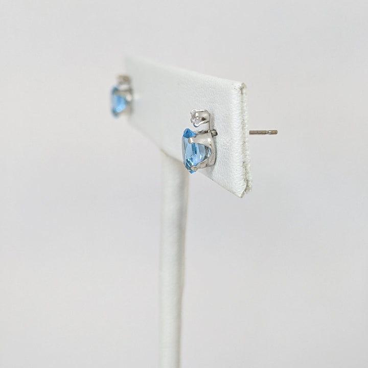 10K WHITE BLUE TOPAZ OVAL 4X6 WITH CUBIC ZIRCONIA ESTATE EARRINGS 0.6 GRAMS