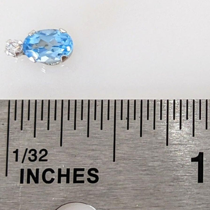 10K WHITE BLUE TOPAZ OVAL 4X6 WITH CUBIC ZIRCONIA ESTATE EARRINGS 0.6 GRAMS