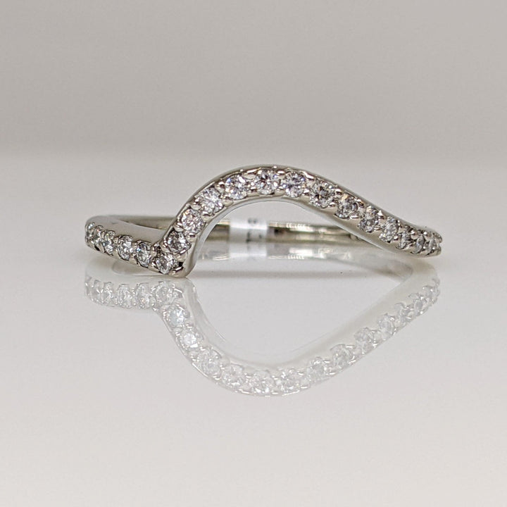 14K WHITE .20 CARAT TOTAL WEIGHT SI1 H DIAMOND ROUND (20) ESTATE CURVED BAND 1.2 GRAMS