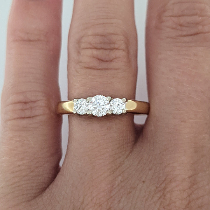 14K .54 CARAT TOTAL WEIGHT SI2 G DIAMOND ROUND (3) ESTATE TRINITY RING 4.3 GRAMS