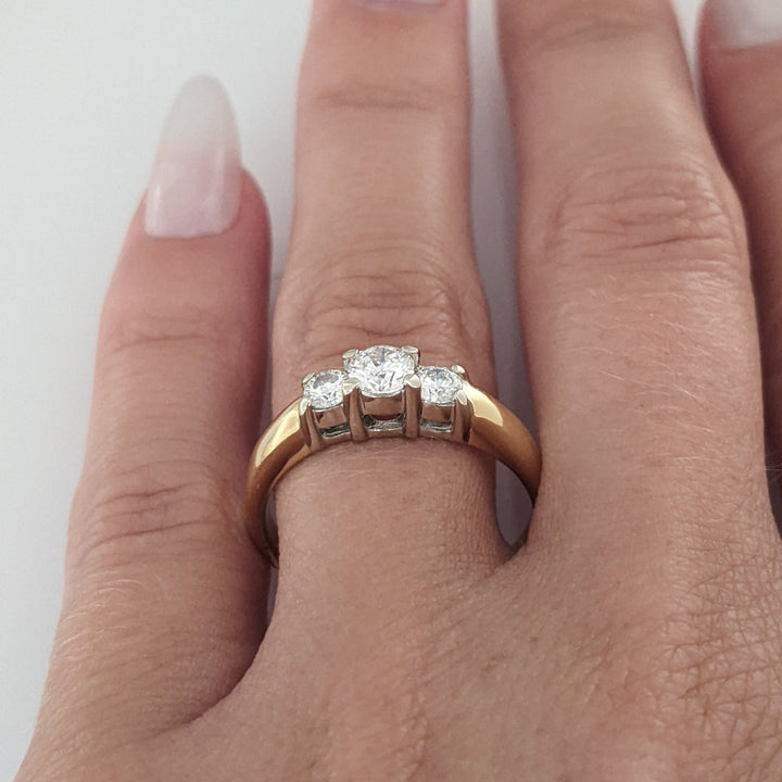 14K .54 CARAT TOTAL WEIGHT SI2 G DIAMOND ROUND (3) ESTATE TRINITY RING 4.3 GRAMS