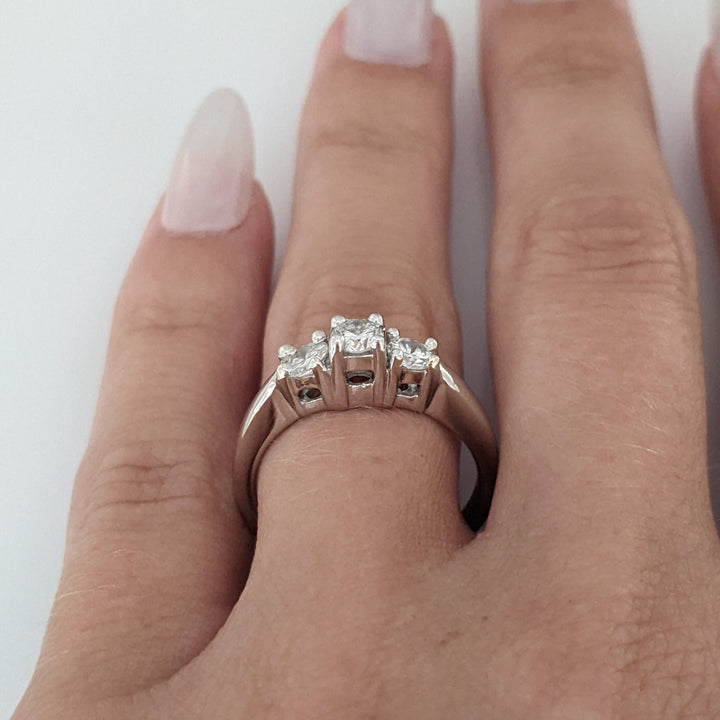PLATINUM .50 CARAT TOTAL WEIGHT I1 I DIAMOND ROUND (3) ESTATE TRINITY RING 5.8 GRAMS