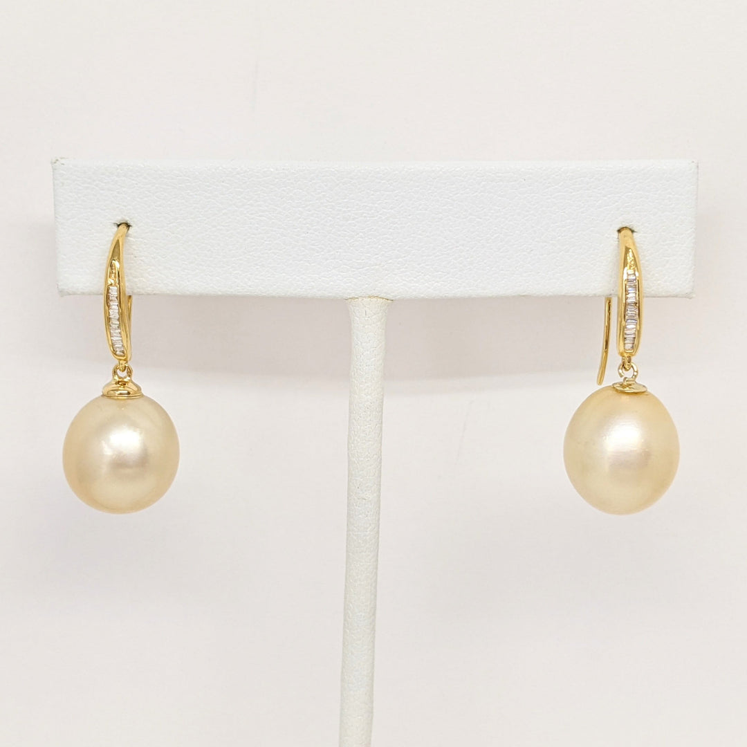 18K PEARL ROUND 12MM WITH DIAMOND BAGUETTES ESTATE DANGLE EARRINGS 6.5 GRAMS