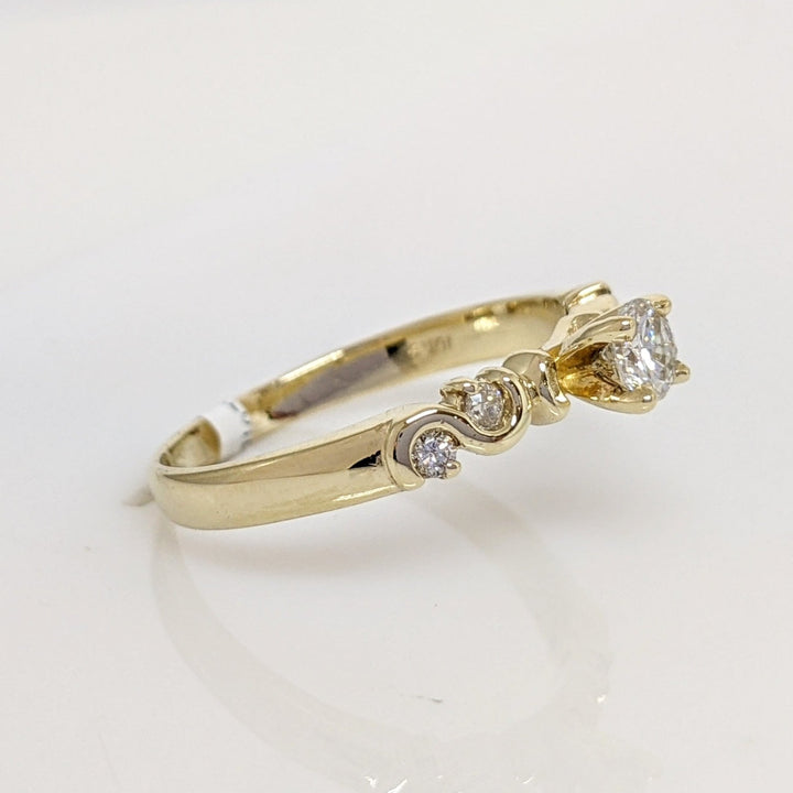 10K .41 CARAT TOTAL WEIGHT I1 H DIAMOND ROUND (5) SWIRL DESIGN ESTATE RING 2.8 GRAMS