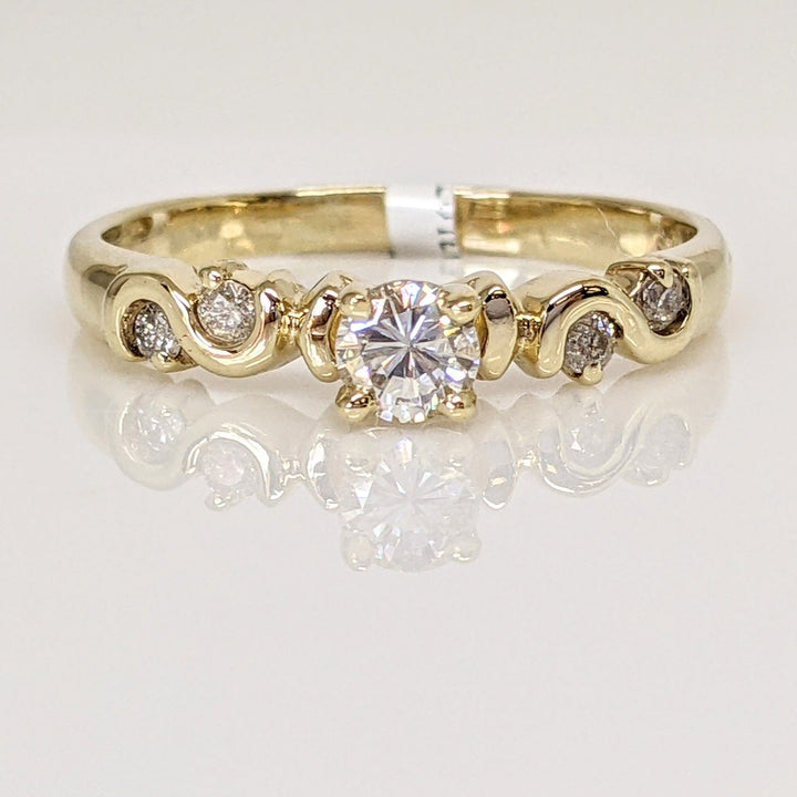 10K .41 CARAT TOTAL WEIGHT I1 H DIAMOND ROUND (5) SWIRL DESIGN ESTATE RING 2.8 GRAMS