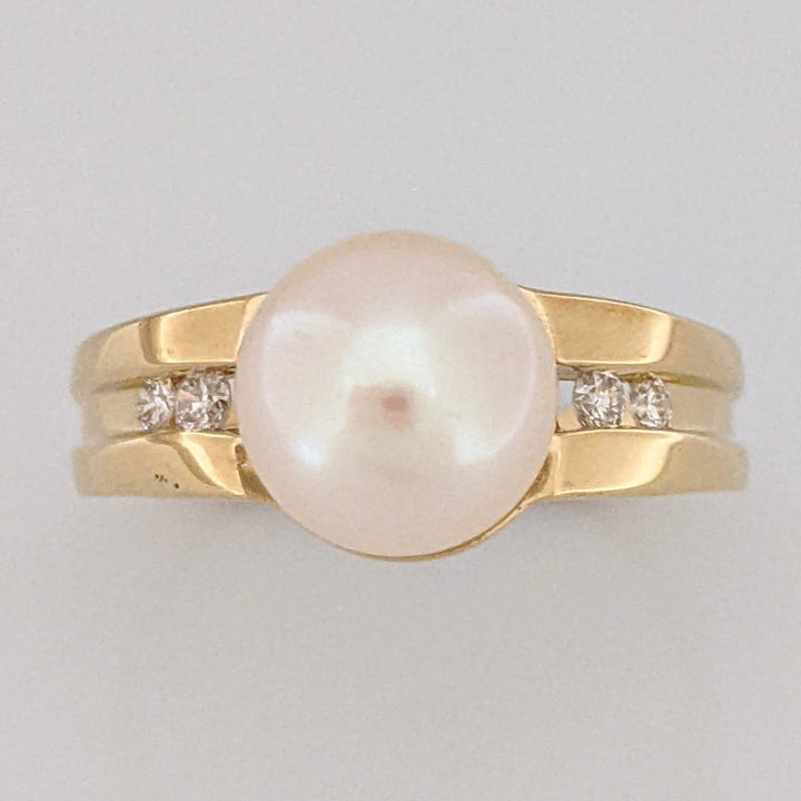 14K PEARL ROUND 8MM WITH (4) MELEE ESTATE RING 4.4 GRAMS