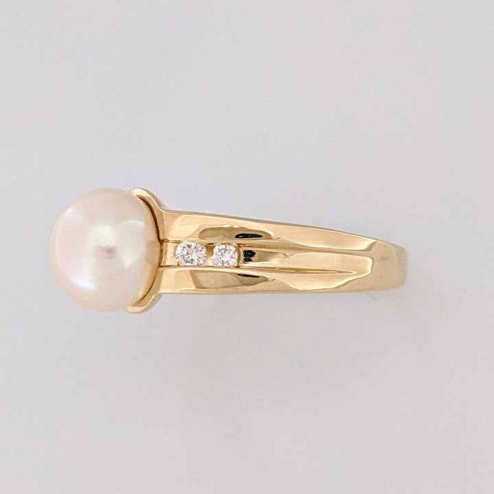 14K PEARL ROUND 8MM WITH (4) MELEE ESTATE RING 4.4 GRAMS