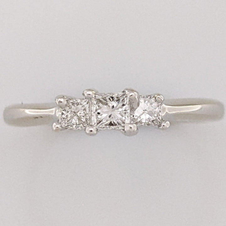 18K WHITE .37 CARAT TOTAL WEIGHT VS2 H DIAMOND PRINCESS CUT (3) ESTATE TRINITY RING 3.5 GRAMS