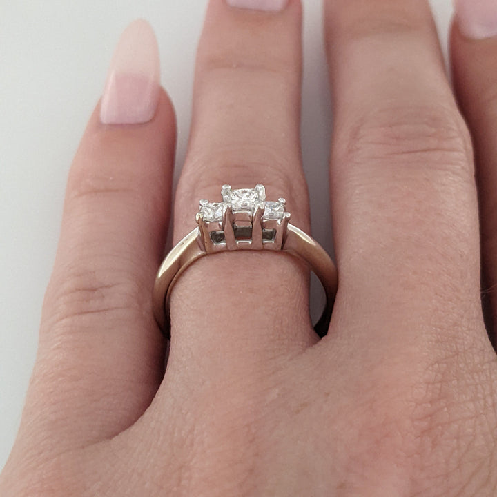 18K WHITE .37 CARAT TOTAL WEIGHT VS2 H DIAMOND PRINCESS CUT (3) ESTATE TRINITY RING 3.5 GRAMS