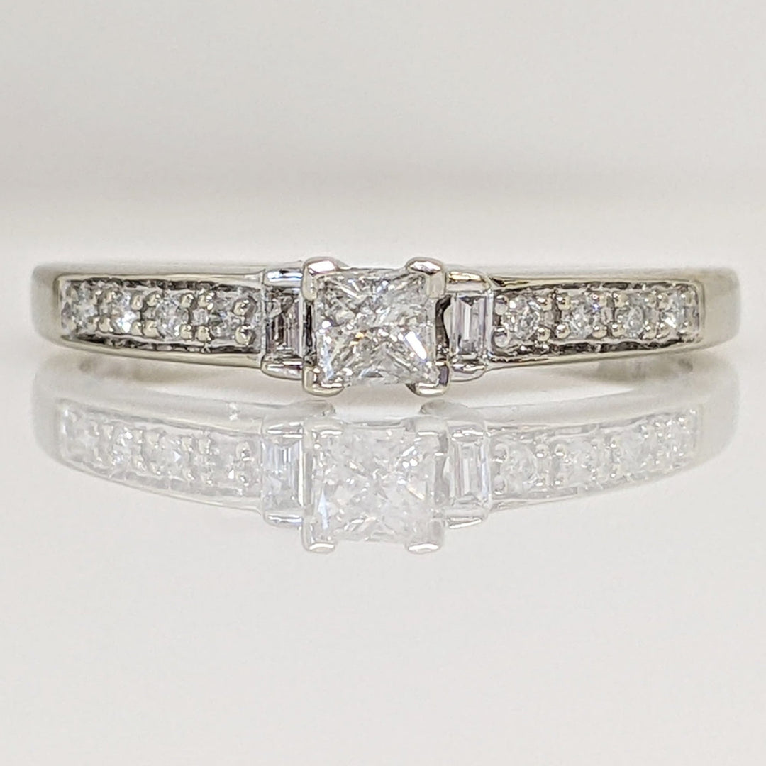 10K WHITE .23 CARAT TOTAL WEIGHT I1 H DIAMOND PRINCESS CUT (1) BAGUETTE (2) ROUND (8) ESTATE RING 1.7 GRAMS