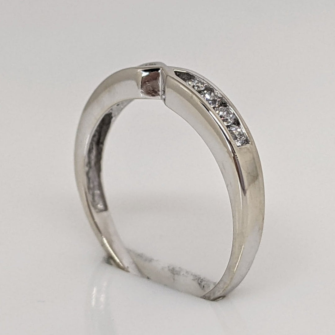 14K WHITE .12 CARAT TOTAL WEIGHT I1 I DIAMOND ROUND (8) CHANNEL SET ESTATE BAND 1.2 GRAMS