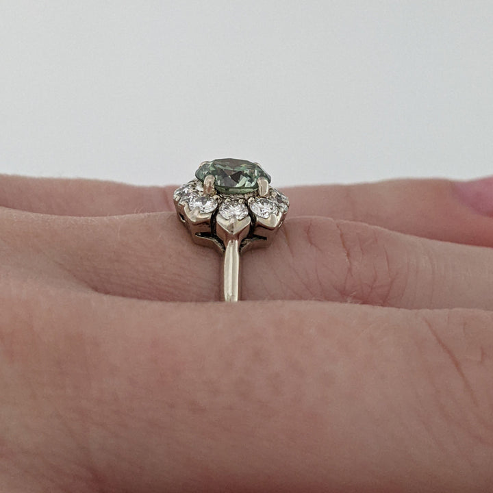 14K WHITE 1.64 CARAT TOTAL WEIGHT VS1 GREEN DIAMOND (1) WHITE (12) ESTATE RING 2.9 GRAMS