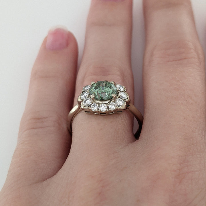 14K WHITE 1.64 CARAT TOTAL WEIGHT VS1 GREEN DIAMOND (1) WHITE (12) ESTATE RING 2.9 GRAMS