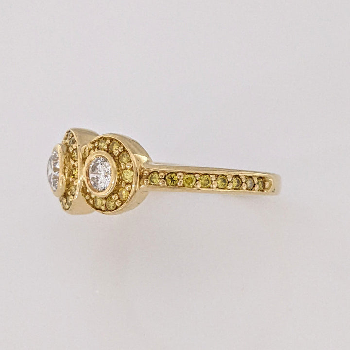18K .96 CARAT TOTAL WEIGHT SI2 I DIAMOND ROUND (3) YELLOW (42) BEZEL ESTATE RING 5.0 GRAMS